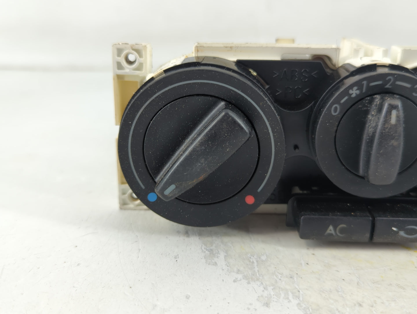 1999-2011 Volkswagen Jetta Climate Control Module Temperature AC/Heater Replacement P/N:1J0 820 045 F Fits OEM Used Auto Par