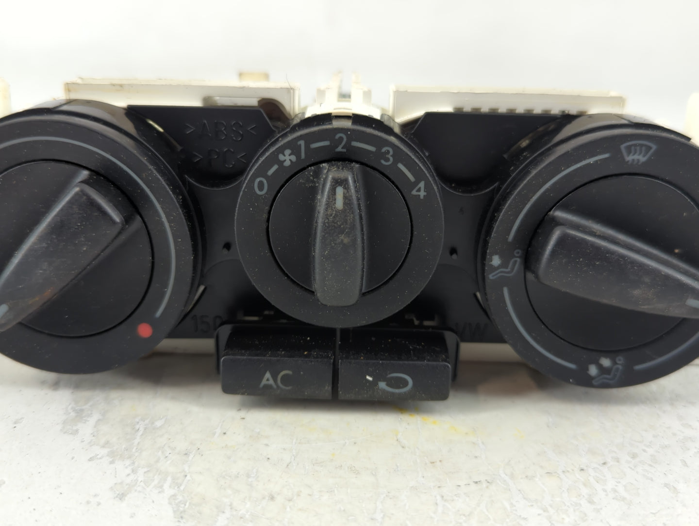 1999-2011 Volkswagen Jetta Climate Control Module Temperature AC/Heater Replacement P/N:1J0 820 045 F Fits OEM Used Auto Par