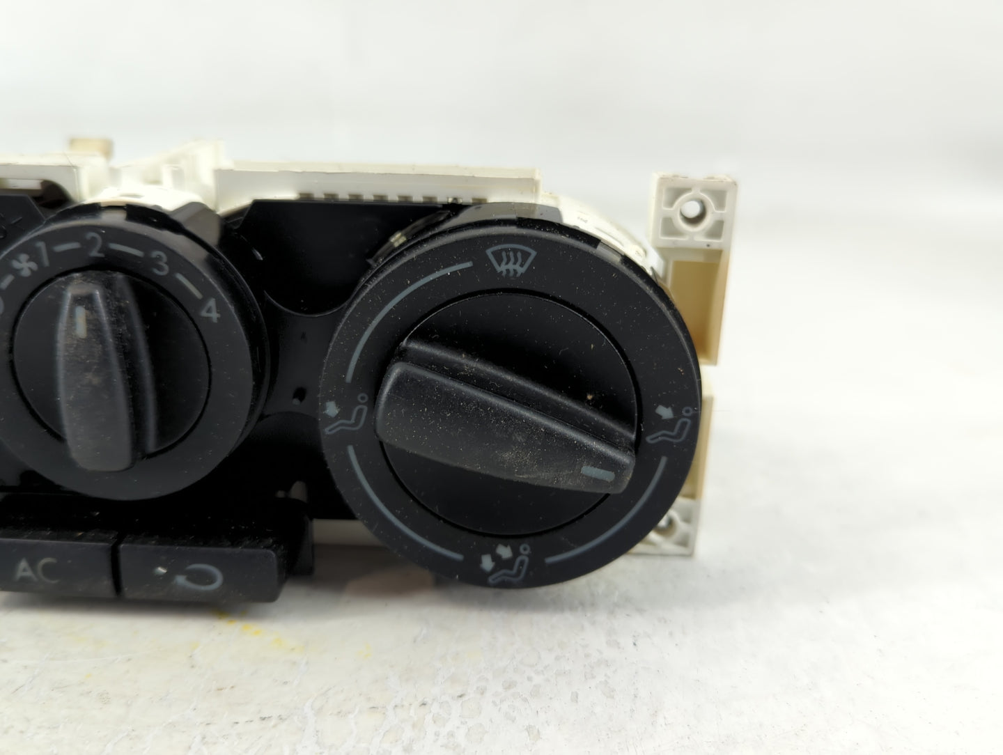 1999-2011 Volkswagen Jetta Climate Control Module Temperature AC/Heater Replacement P/N:1J0 820 045 F Fits OEM Used Auto Par