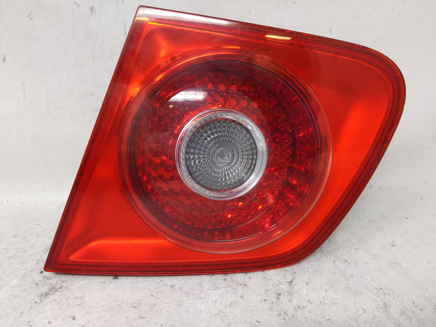 2005-2007 Volkswagen Jetta Tail Light Assembly Passenger Right OEM P/N:224 892 Fits Fits 2005 2006 2007 OEM Used Auto Parts 