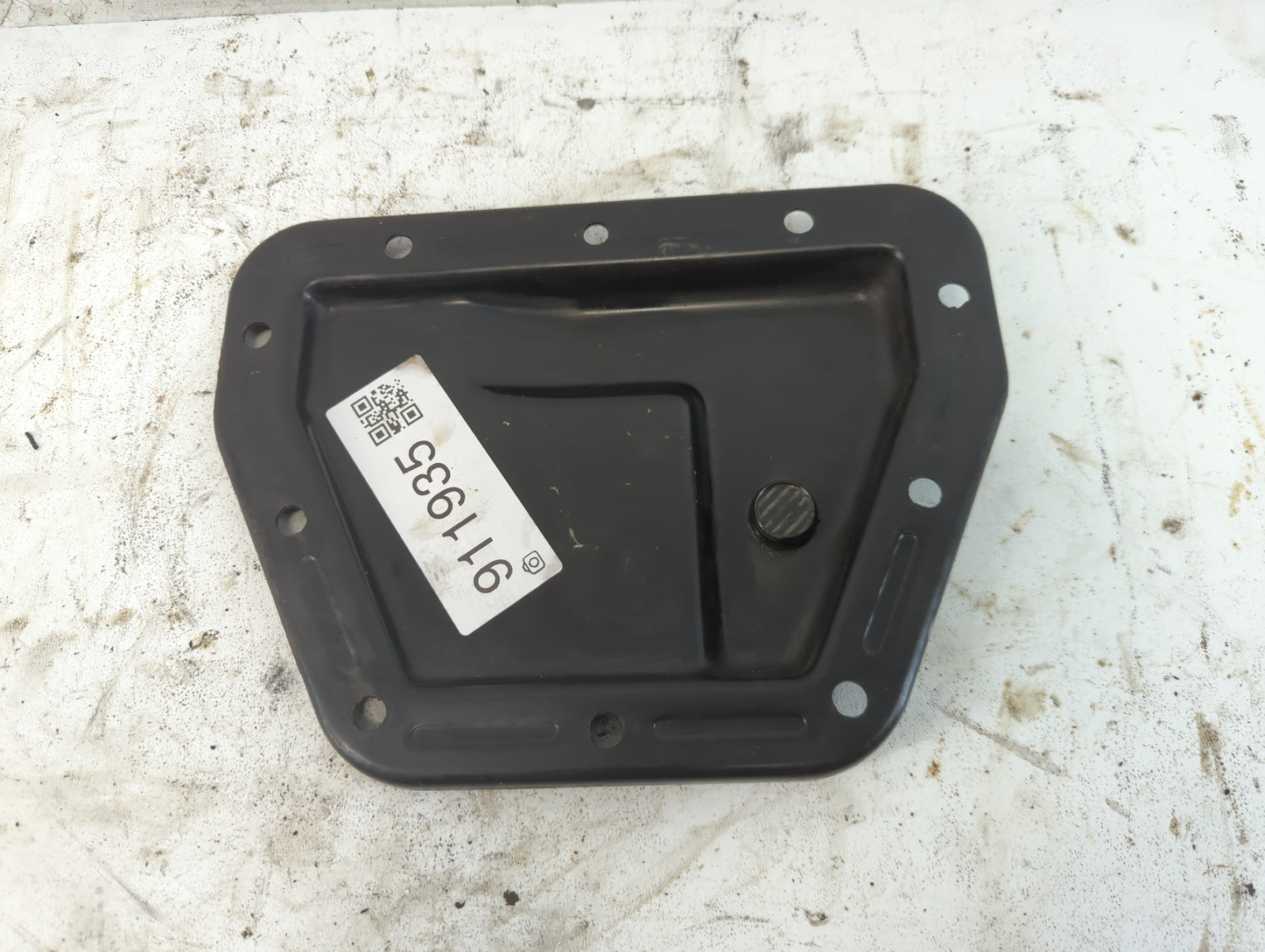 2004-2005 Volkswagen Jetta Engine Oil Pan Fits Fits 2004 2005 OEM Used Auto Parts - Oemusedautoparts1.com