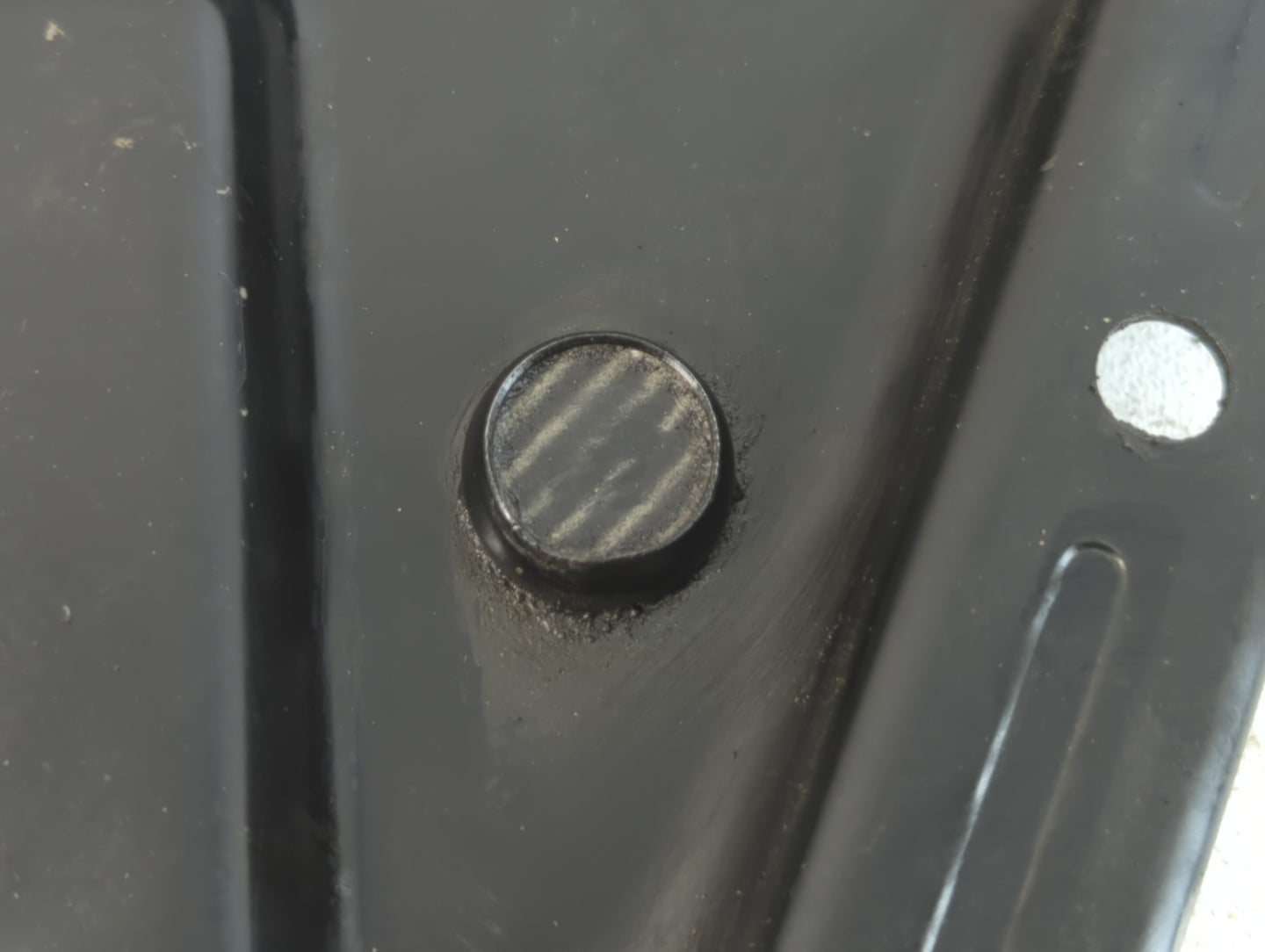 2004-2005 Volkswagen Jetta Engine Oil Pan Fits Fits 2004 2005 OEM Used Auto Parts - Oemusedautoparts1.com