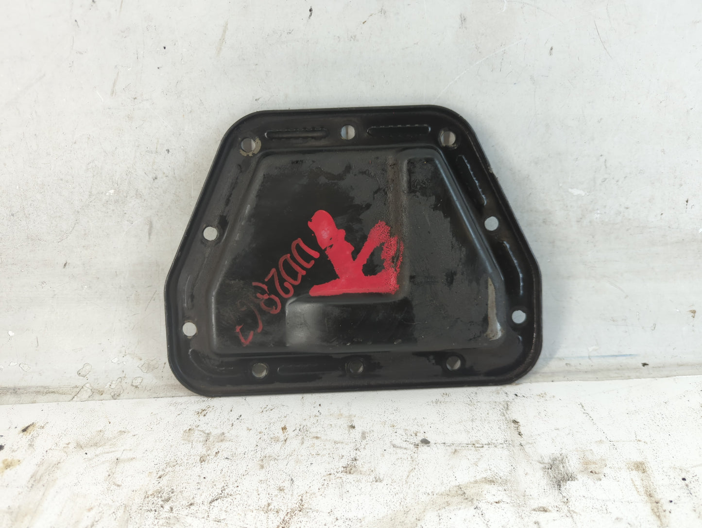 2004-2005 Volkswagen Jetta Engine Oil Pan Fits Fits 2004 2005 OEM Used Auto Parts - Oemusedautoparts1.com