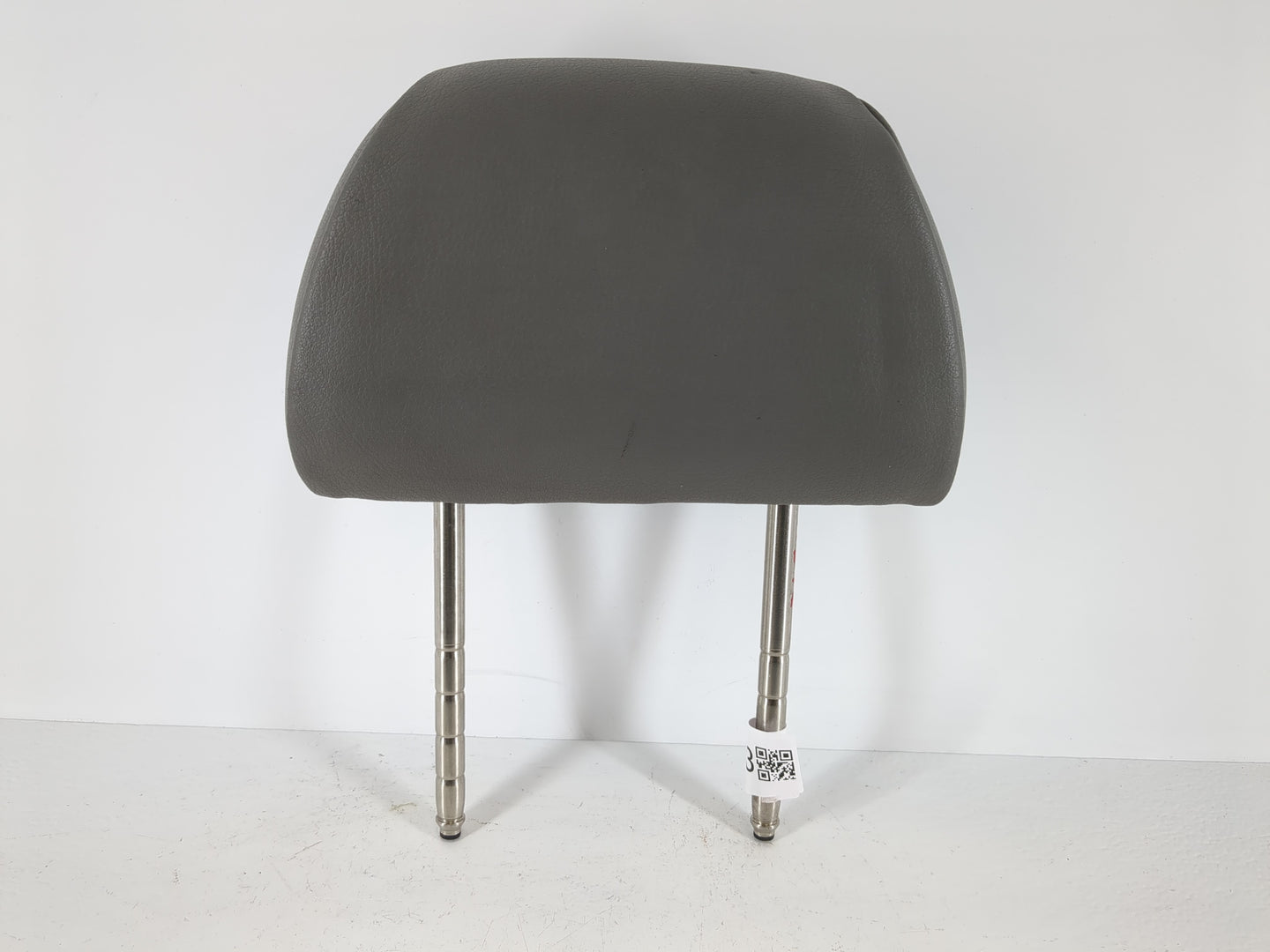 2000-2005 Volkswagen Passat Headrest Head Rest Rear Center Seat Fits Fits 2000 2001 2002 2003 2004 2005 OEM Used Auto Parts 