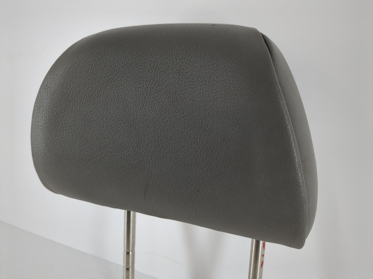 2000-2005 Volkswagen Passat Headrest Head Rest Rear Center Seat Fits Fits 2000 2001 2002 2003 2004 2005 OEM Used Auto Parts 
