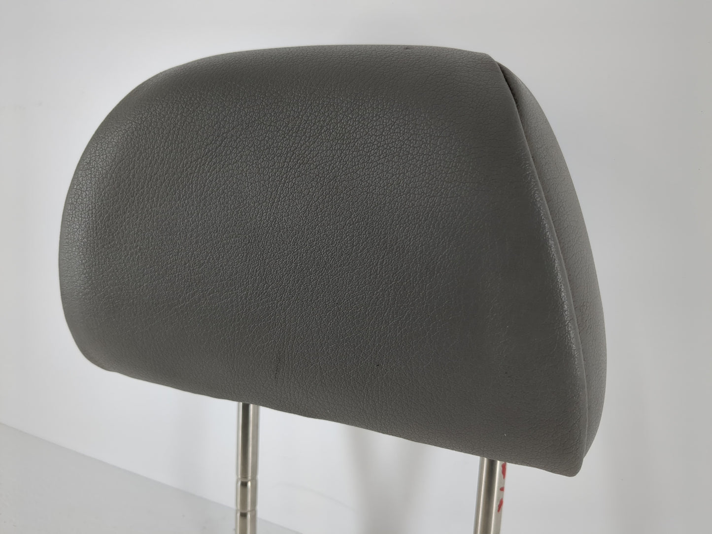 2000-2005 Volkswagen Passat Headrest Head Rest Rear Center Seat Fits Fits 2000 2001 2002 2003 2004 2005 OEM Used Auto Parts 