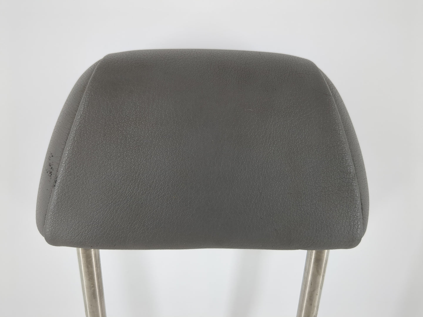 2000-2005 Volkswagen Passat Headrest Head Rest Rear Center Seat Fits Fits 2000 2001 2002 2003 2004 2005 OEM Used Auto Parts 