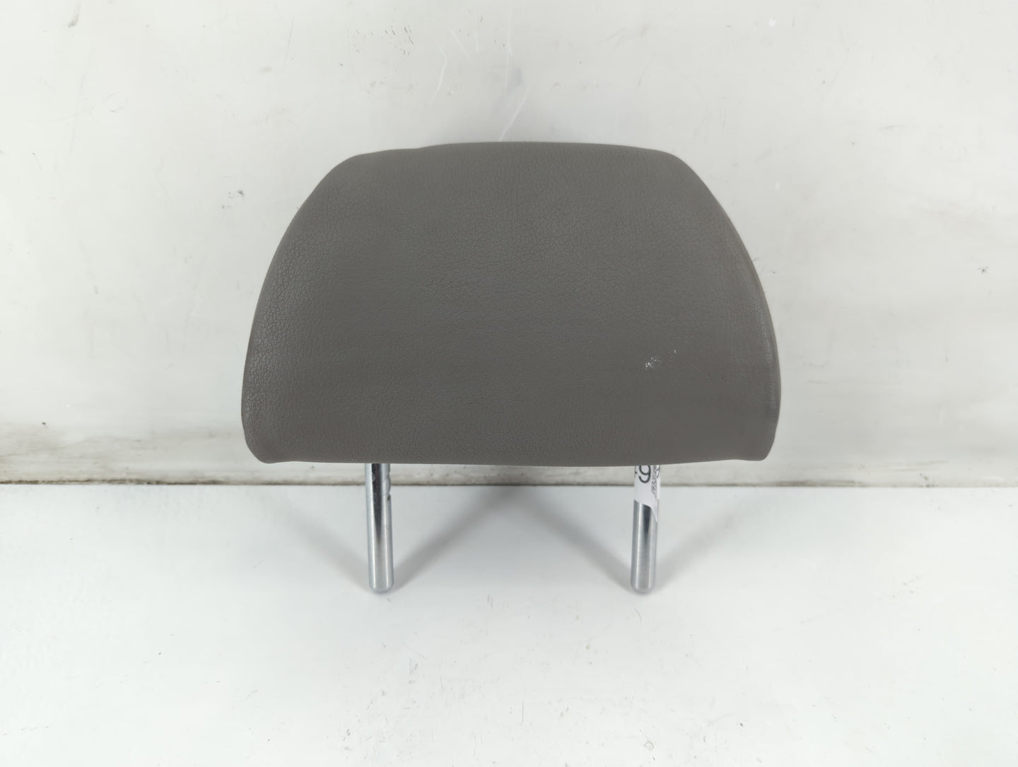2000-2005 Volkswagen Passat Headrest Head Rest Front Driver Passenger Seat Fits Fits 2000 2001 2002 2003 2004 2005 OEM Used 