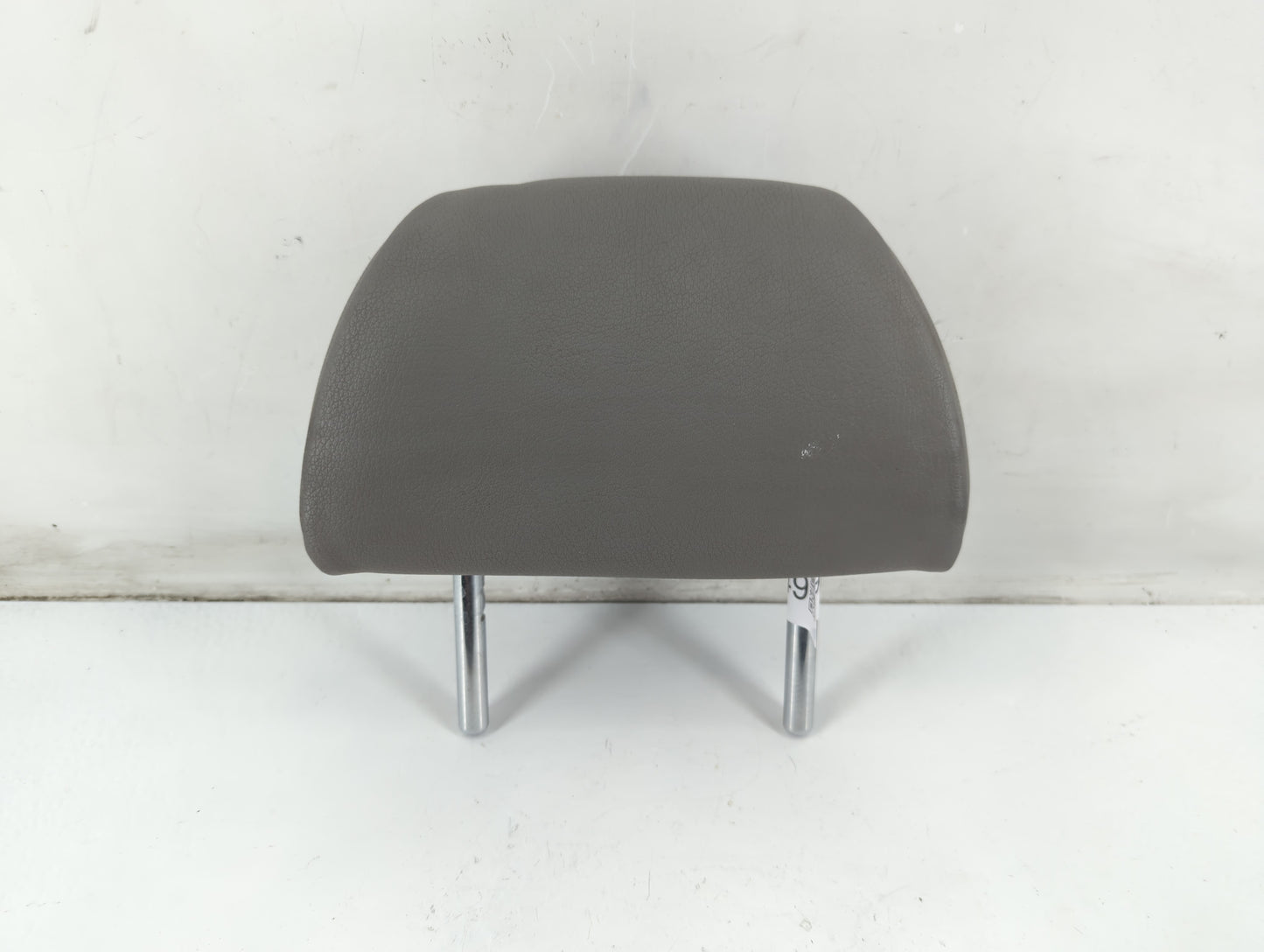 2000-2005 Volkswagen Passat Headrest Head Rest Front Driver Passenger Seat Fits Fits 2000 2001 2002 2003 2004 2005 OEM Used 