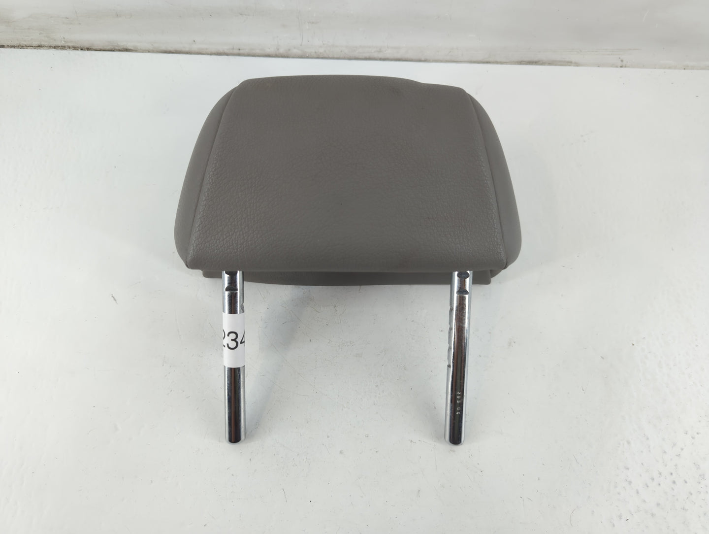 2000-2005 Volkswagen Passat Headrest Head Rest Front Driver Passenger Seat Fits Fits 2000 2001 2002 2003 2004 2005 OEM Used 