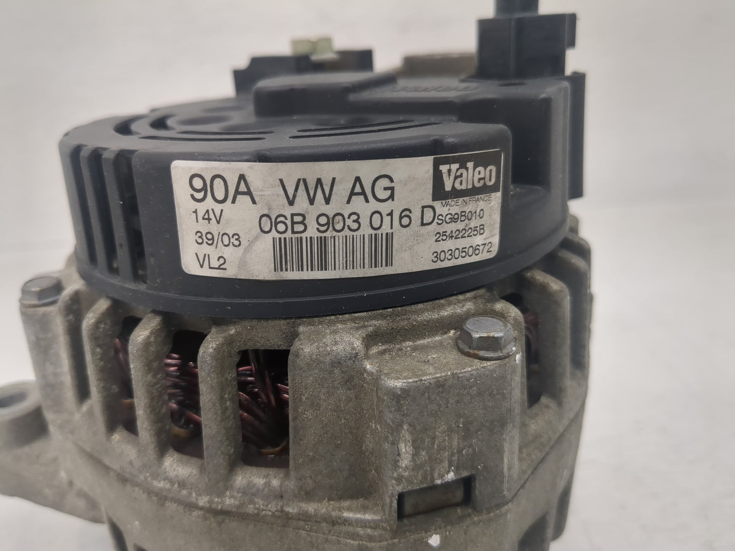 1999-2005 Volkswagen Passat Alternator Replacement Generator Charging Assembly Engine OEM P/N:06B 903 016 D Fits OEM Used Au