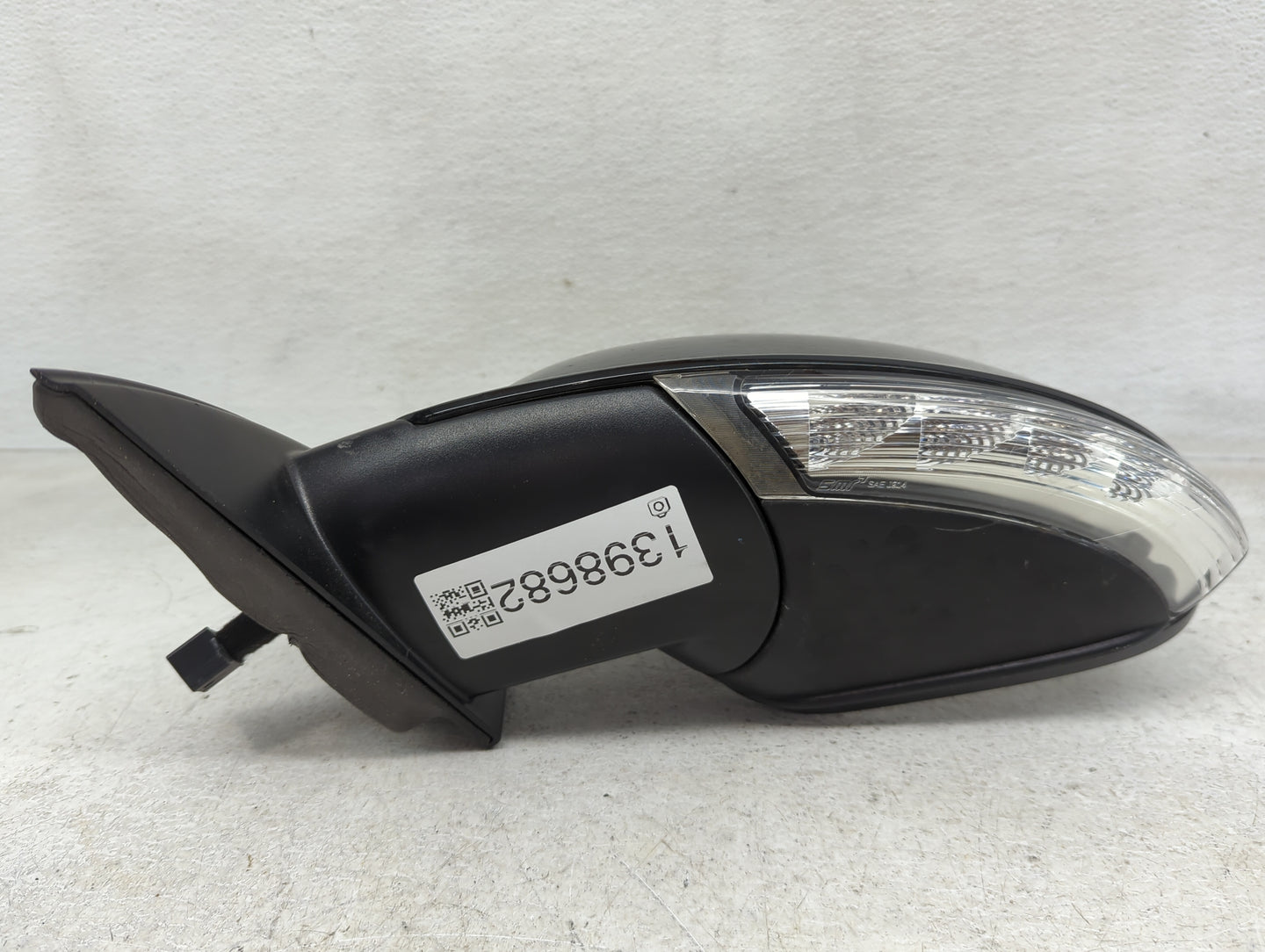 2005 Volkswagen Passat Driver Side View Mirror - Left Door Mirror OEM Used - Oemusedautoparts1.com