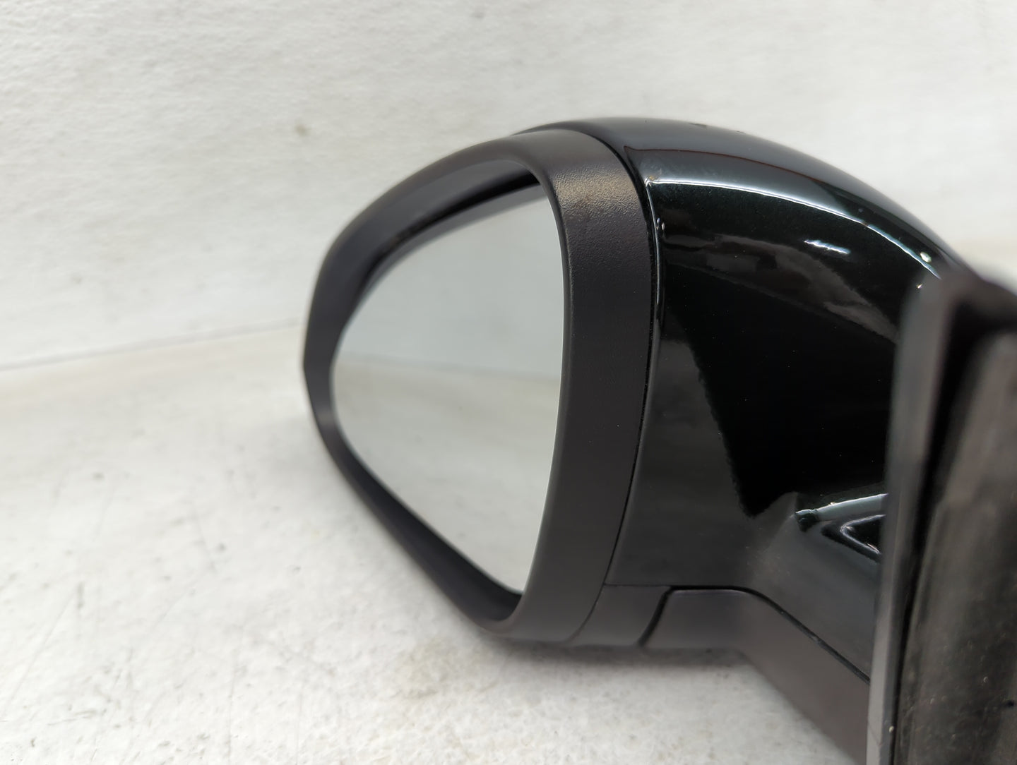 2005 Volkswagen Passat Driver Side View Mirror - Left Door Mirror OEM Used - Oemusedautoparts1.com