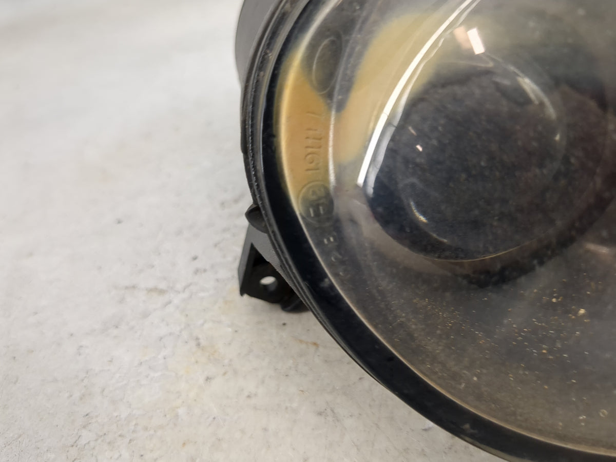 2001-2005 Volkswagen Passat Driver Left Oem Fog Light Lamp Black 1494279 - Oemusedautoparts1.com