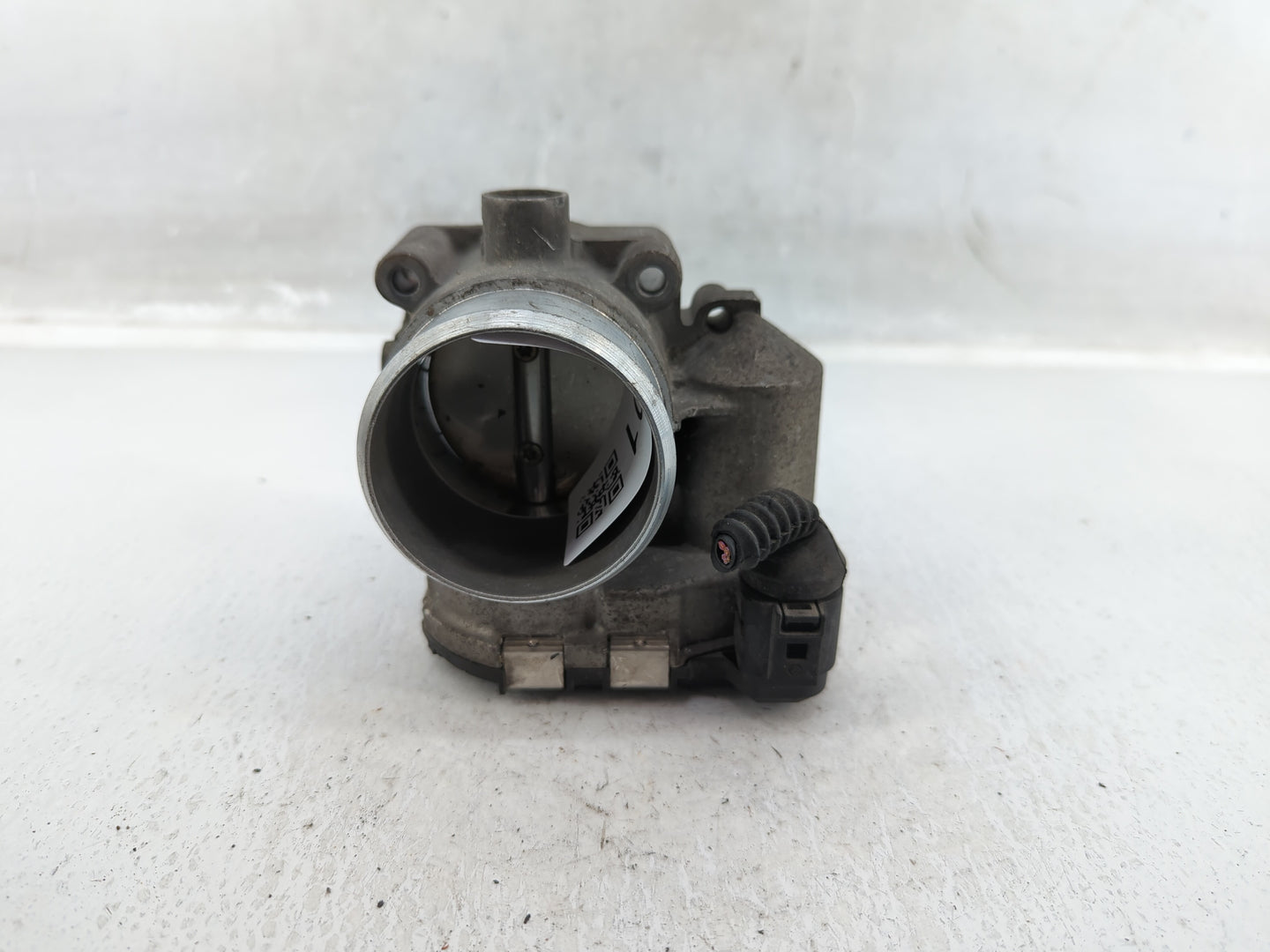 1999-2005 Volkswagen Passat Throttle Body P/N:06B 133 062 M Fits Fits 1999 2000 2001 2002 2003 2004 2005 2006 OEM Used Auto 