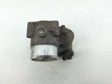 1999-2005 Volkswagen Passat Throttle Body P/N:06B 133 062 M Fits Fits 1999 2000 2001 2002 2003 2004 2005 2006 OEM Used Auto Parts