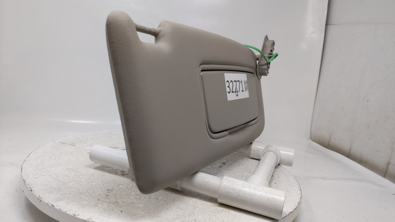 2005 Volvo S40 Sun Visor Shade Replacement Passenger Right Mirror Fits OEM Used Auto Parts - Oemusedautoparts1.com