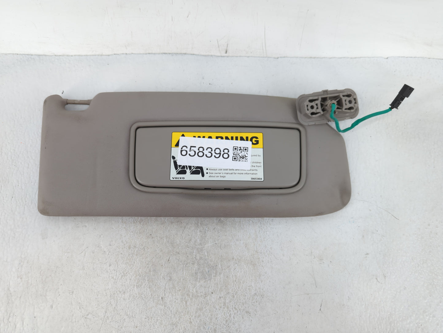 2004-2006 Volvo S40 Sun Visor Shade Replacement Passenger Right Mirror Fits Fits 2004 2005 2006 OEM Used Auto Parts - Oemuse