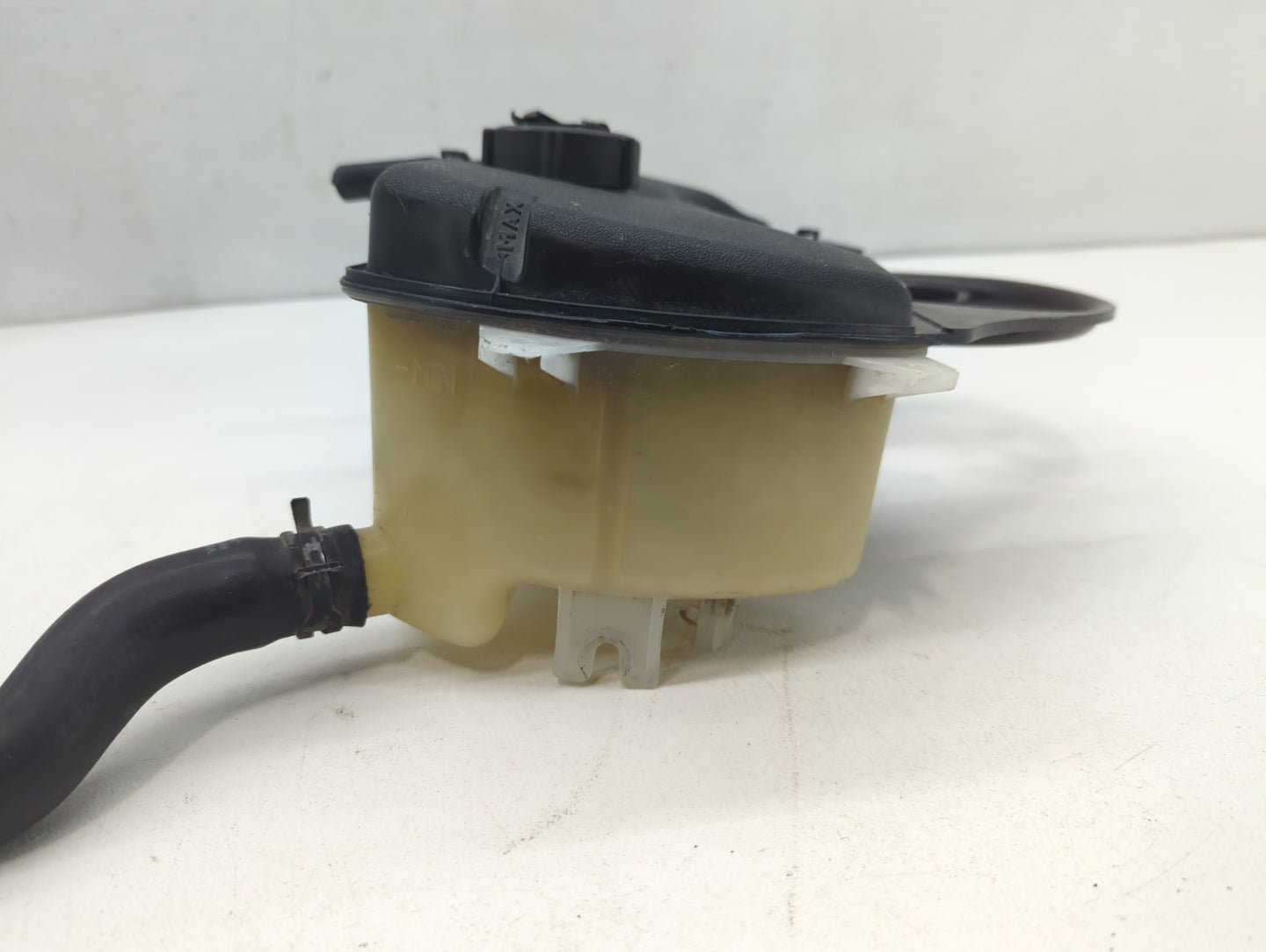 2004-2010 Volvo S40 Windshield Washer Fluid Reservoir Bottle Oem - Oemusedautoparts1.com
