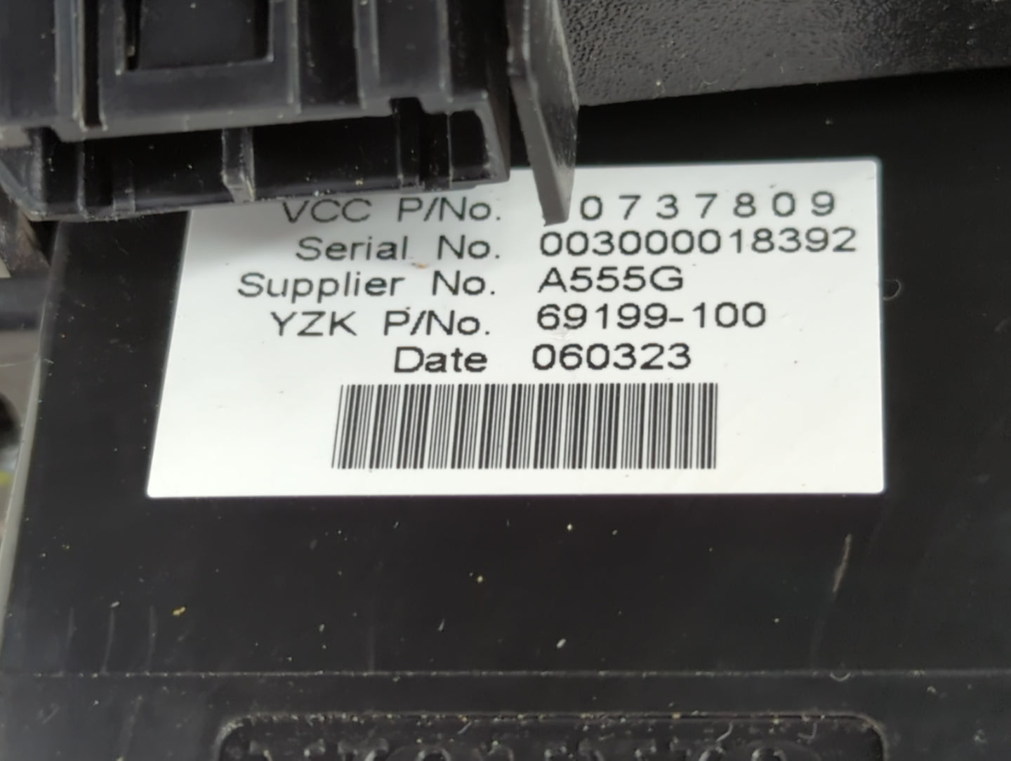 2004-2006 Volvo S40 Radio Control Panel - Oemusedautoparts1.com