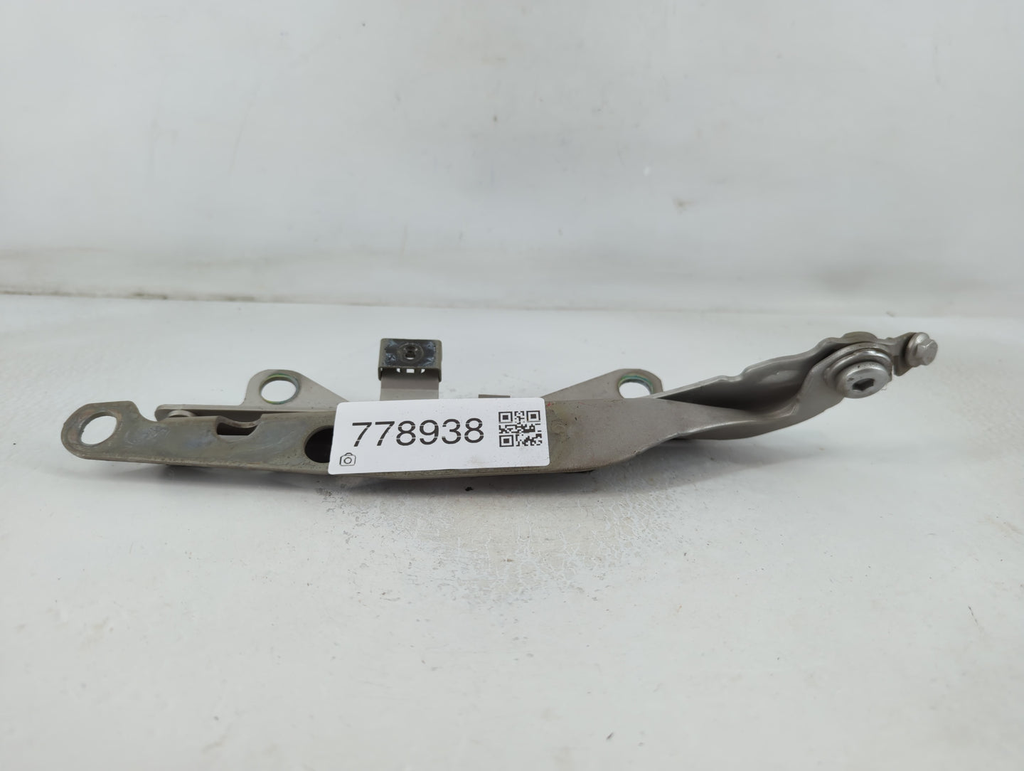2005 Volvo S80 Driver Left Hood Hinge 778938 - Oemusedautoparts1.com