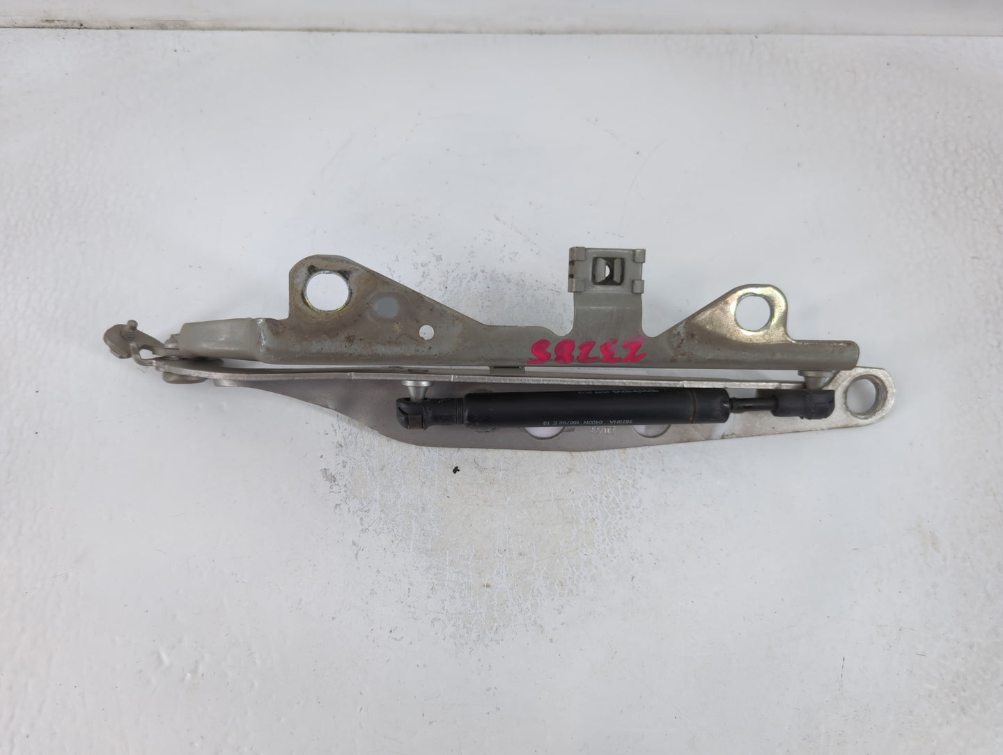 2005 Volvo S80 Driver Left Hood Hinge 778938 - Oemusedautoparts1.com