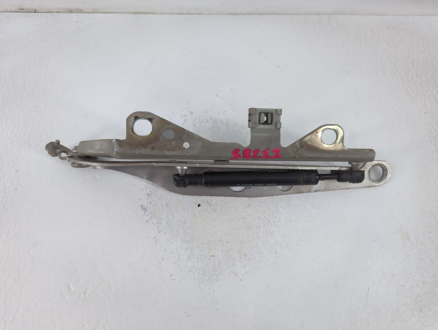 2005 Volvo S80 Driver Left Hood Hinge 778938 - Oemusedautoparts1.com
