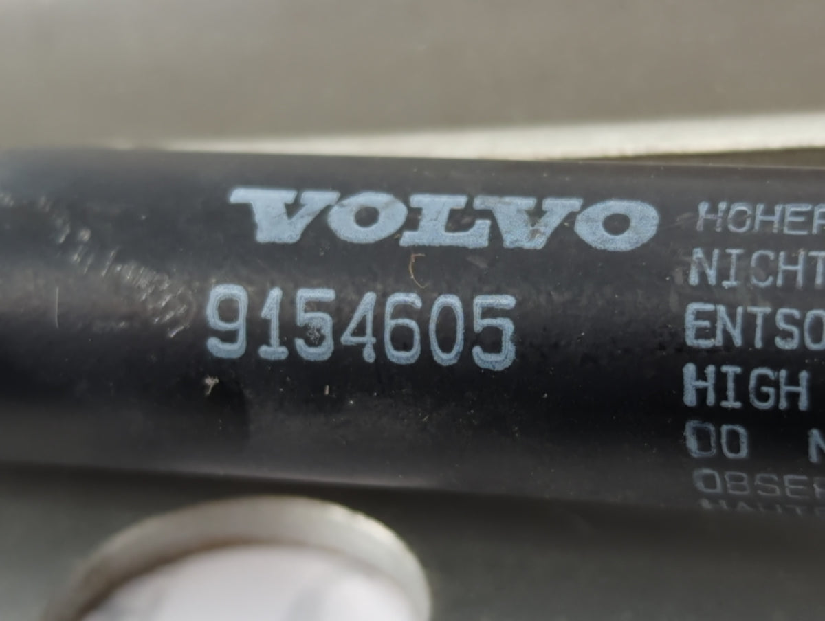 2005 Volvo S80 Driver Left Hood Hinge 778939 - Oemusedautoparts1.com