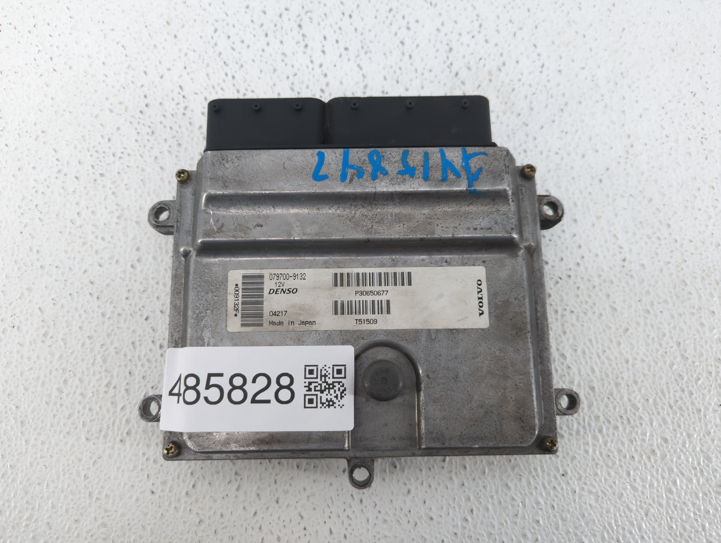 2005 Volvo V40 PCM Engine Control Computer ECU ECM PCU OEM P/N:P30650677 P30743102 Fits Fits 2004 2006 OEM Used Auto Parts -