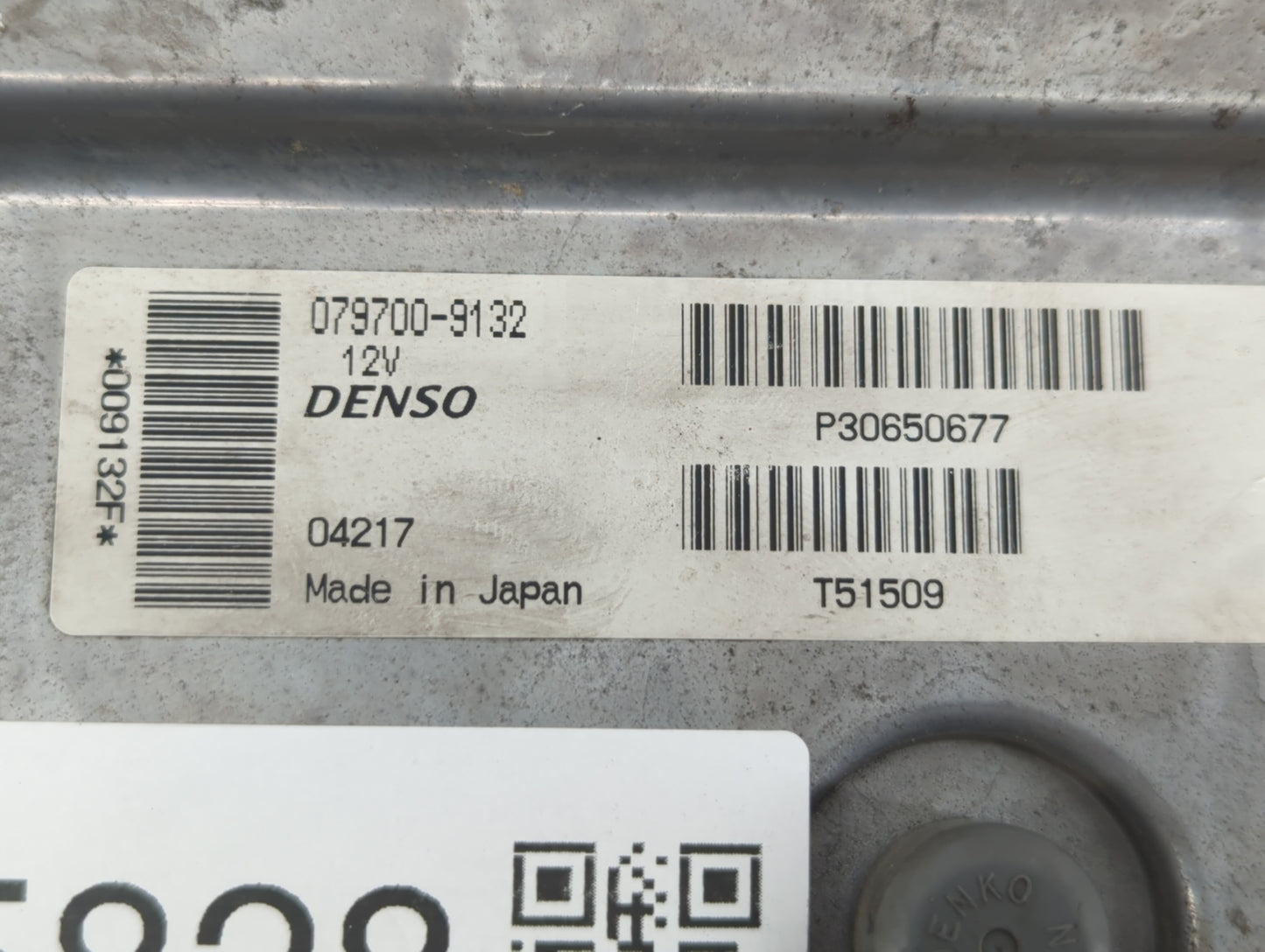 2005 Volvo V40 PCM Engine Control Computer ECU ECM PCU OEM P/N:P30650677 P30743102 Fits Fits 2004 2006 OEM Used Auto Parts -