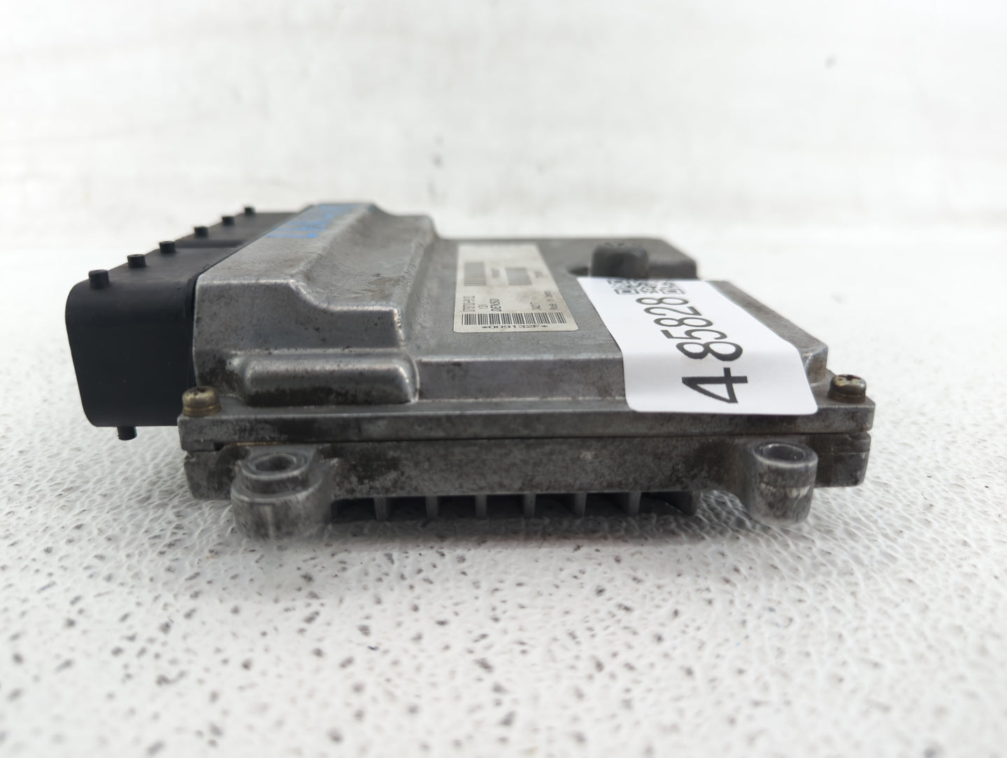 2005 Volvo V40 PCM Engine Control Computer ECU ECM PCU OEM P/N:P30650677 P30743102 Fits Fits 2004 2006 OEM Used Auto Parts -