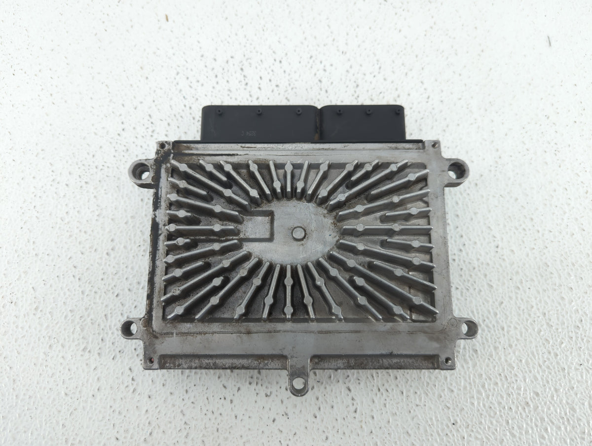2005 Volvo V40 PCM Engine Control Computer ECU ECM PCU OEM P/N:P30650677 P30743102 Fits 2004 2006 OEM Used Auto Parts - Oemu
