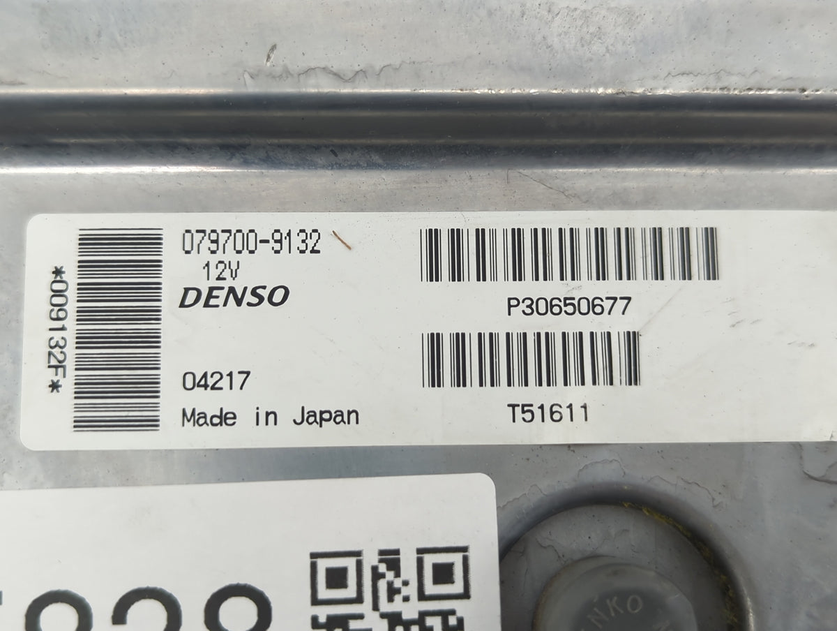 2005 Volvo V40 PCM Engine Control Computer ECU ECM PCU OEM P/N:P30650677 P30743102 Fits 2004 2006 OEM Used Auto Parts - Oemu
