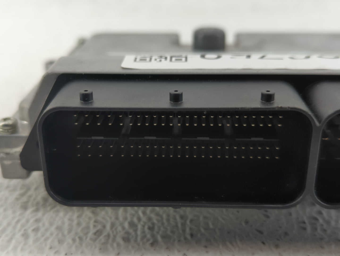 2005 Volvo V40 PCM Engine Control Computer ECU ECM PCU OEM P/N:P30650677 P30743102 Fits Fits 2004 2006 OEM Used Auto Parts -