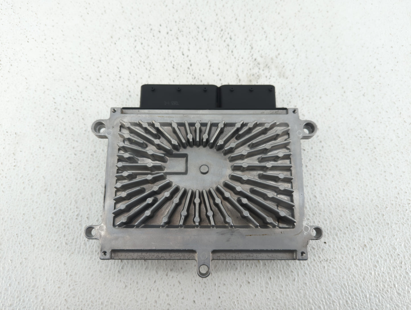 2005 Volvo V40 PCM Engine Control Computer ECU ECM PCU OEM P/N:P30650677 P30743102 Fits Fits 2004 2006 OEM Used Auto Parts -