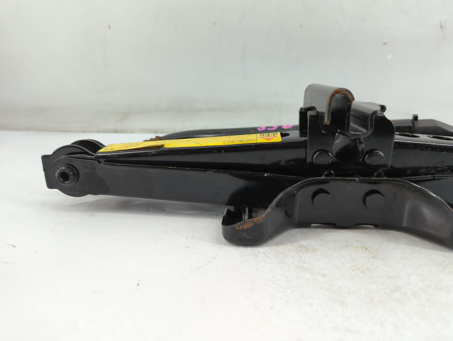 2005 Volvo V40 Spare Scissor Car Jack - Oemusedautoparts1.com