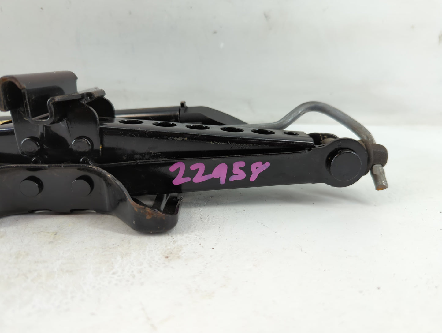 2005 Volvo V40 Spare Scissor Car Jack - Oemusedautoparts1.com