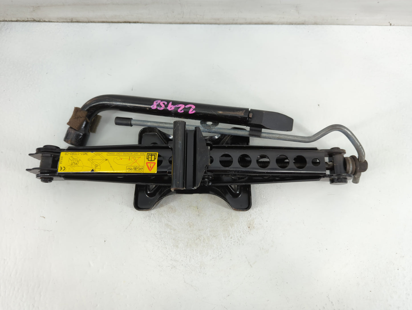 2005 Volvo V40 Spare Scissor Car Jack - Oemusedautoparts1.com
