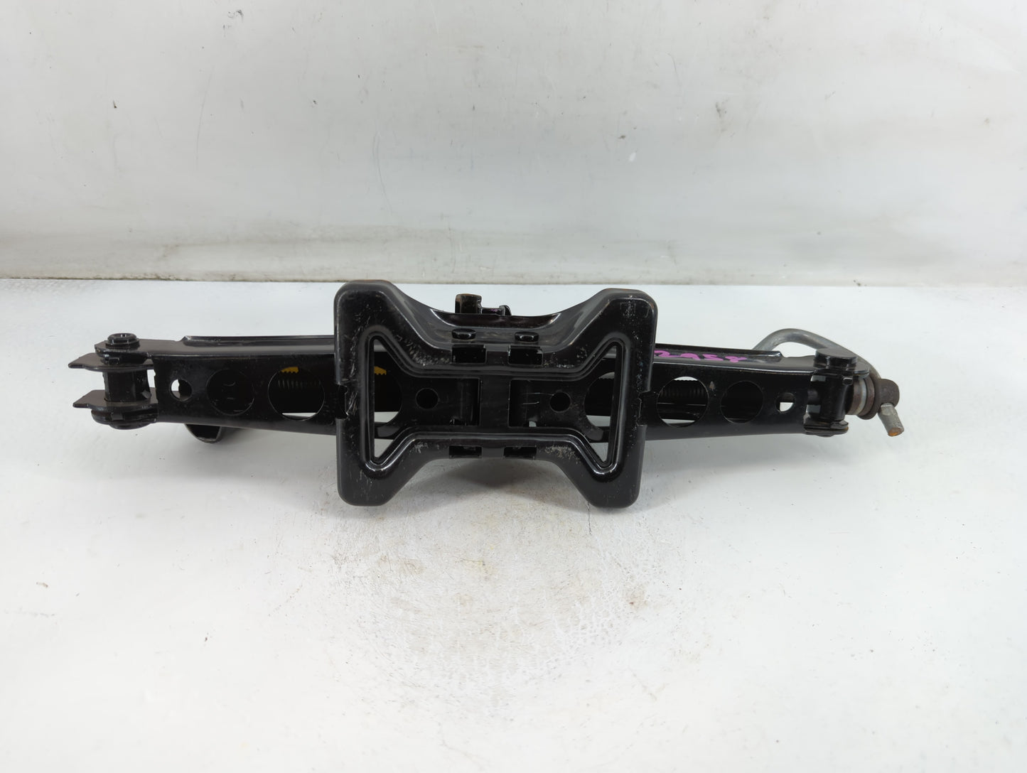 2005 Volvo V40 Spare Scissor Car Jack - Oemusedautoparts1.com