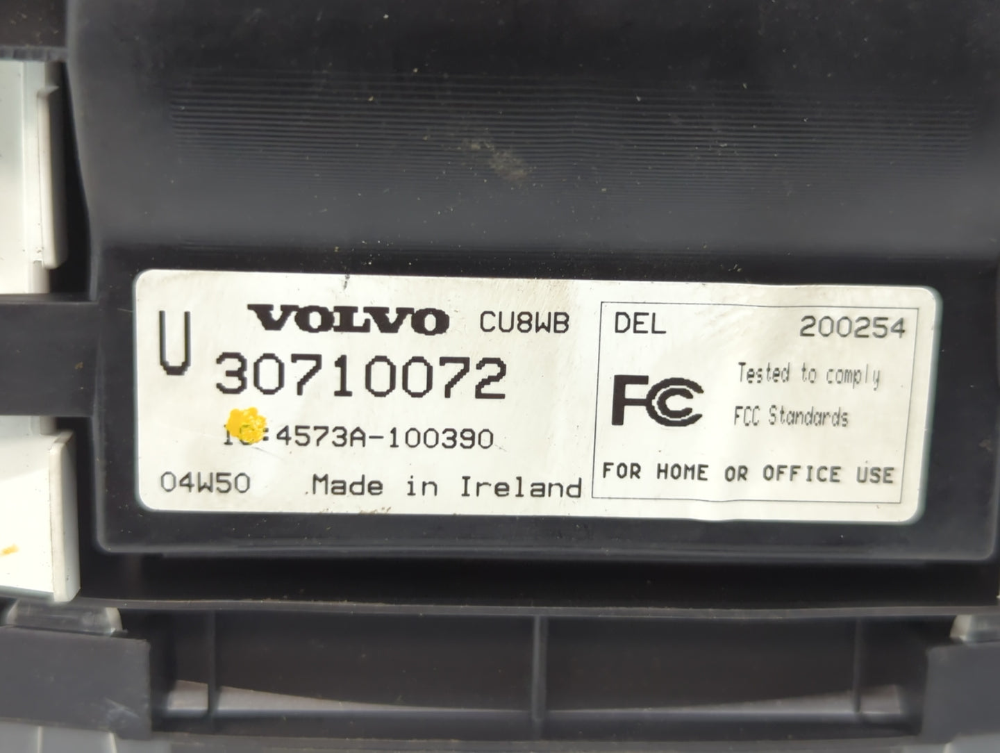 2005-2007 Volvo V50 Instrument Cluster Speedometer Gauges P/N:30710072 30728646, 30786345, 30669184 Fits Fits 2004 2005 2006