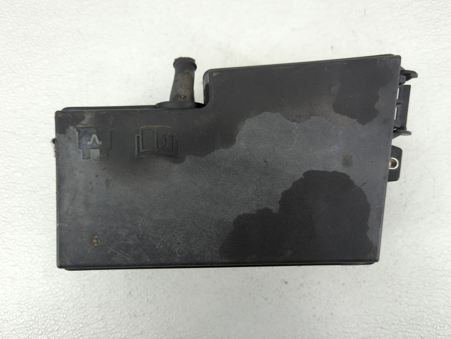 2005 Volvo V50 Fusebox Fuse Box Panel Relay Module P/N:518818000 Fits OEM Used Auto Parts - Oemusedautoparts1.com