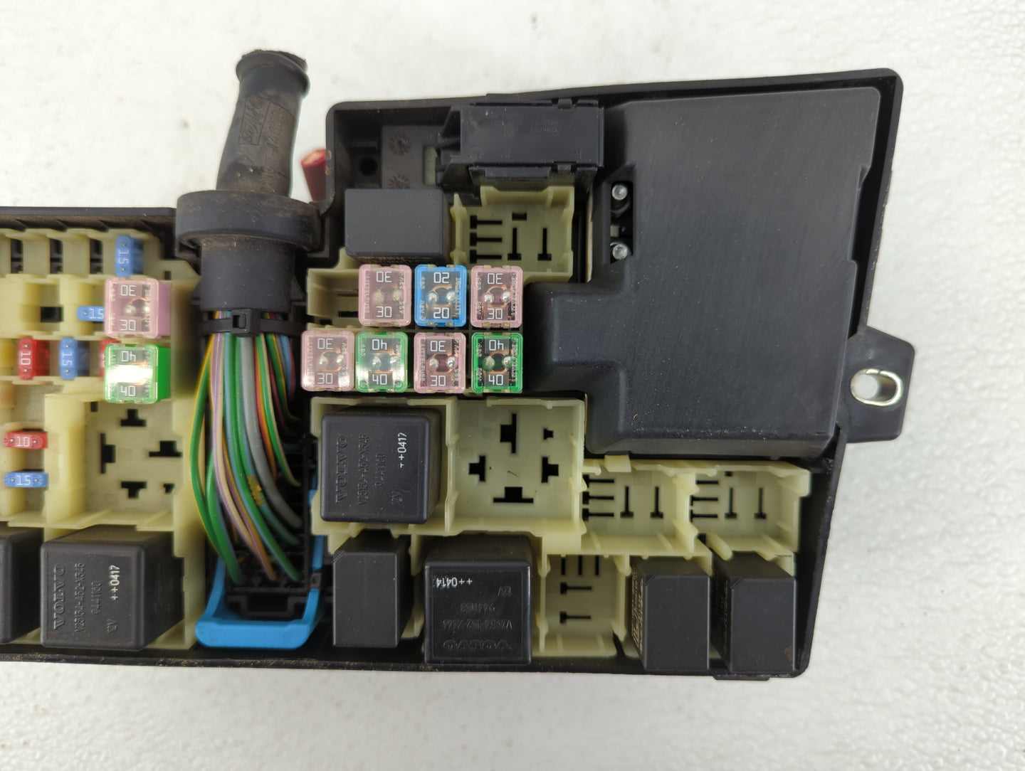 2005 Volvo V50 Fusebox Fuse Box Panel Relay Module P/N:518818000 Fits OEM Used Auto Parts - Oemusedautoparts1.com