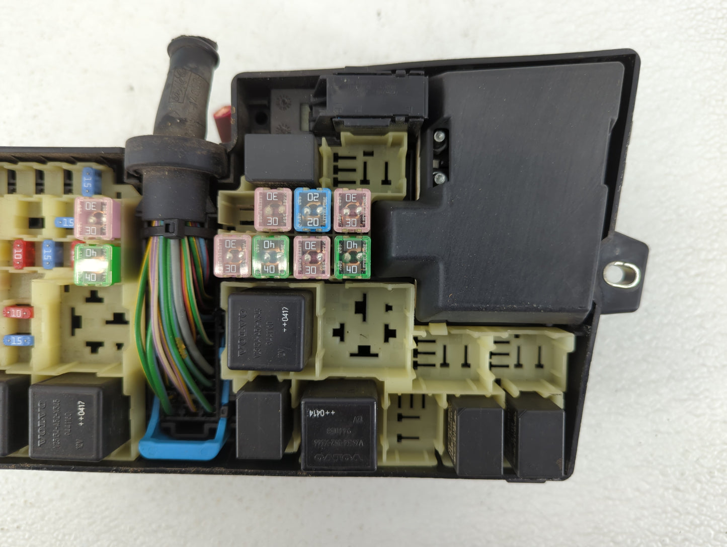 2005 Volvo V50 Fusebox Fuse Box Panel Relay Module P/N:518818000 Fits OEM Used Auto Parts - Oemusedautoparts1.com