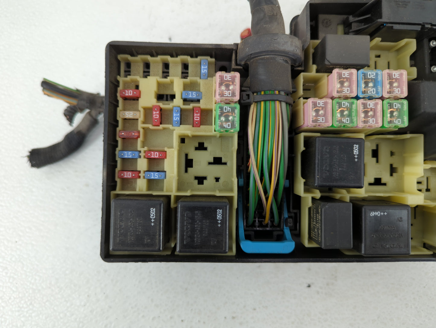 2005 Volvo V50 Fusebox Fuse Box Panel Relay Module P/N:518818000 8688040 Fits OEM Used Auto Parts - Oemusedautoparts1.com