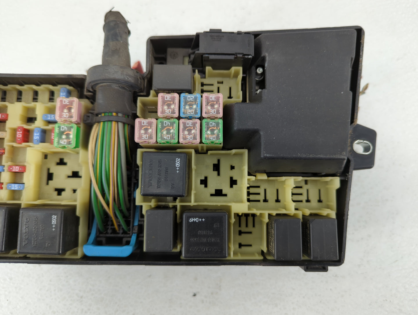 2005 Volvo V50 Fusebox Fuse Box Panel Relay Module P/N:518818000 8688040 Fits OEM Used Auto Parts - Oemusedautoparts1.com