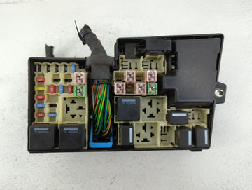 2005 Volvo V50 Fusebox Fuse Box Panel Relay Module P/N:518818000 8688040 Fits OEM Used Auto Parts
