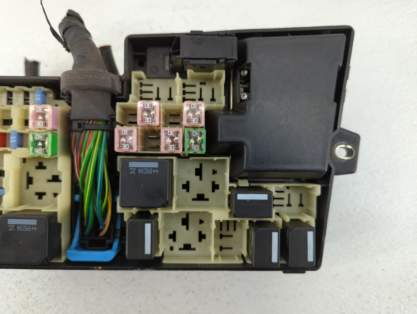 2005 Volvo V50 Fusebox Fuse Box Panel Relay Module P/N:518818000 8688040 Fits OEM Used Auto Parts - Oemusedautoparts1.com