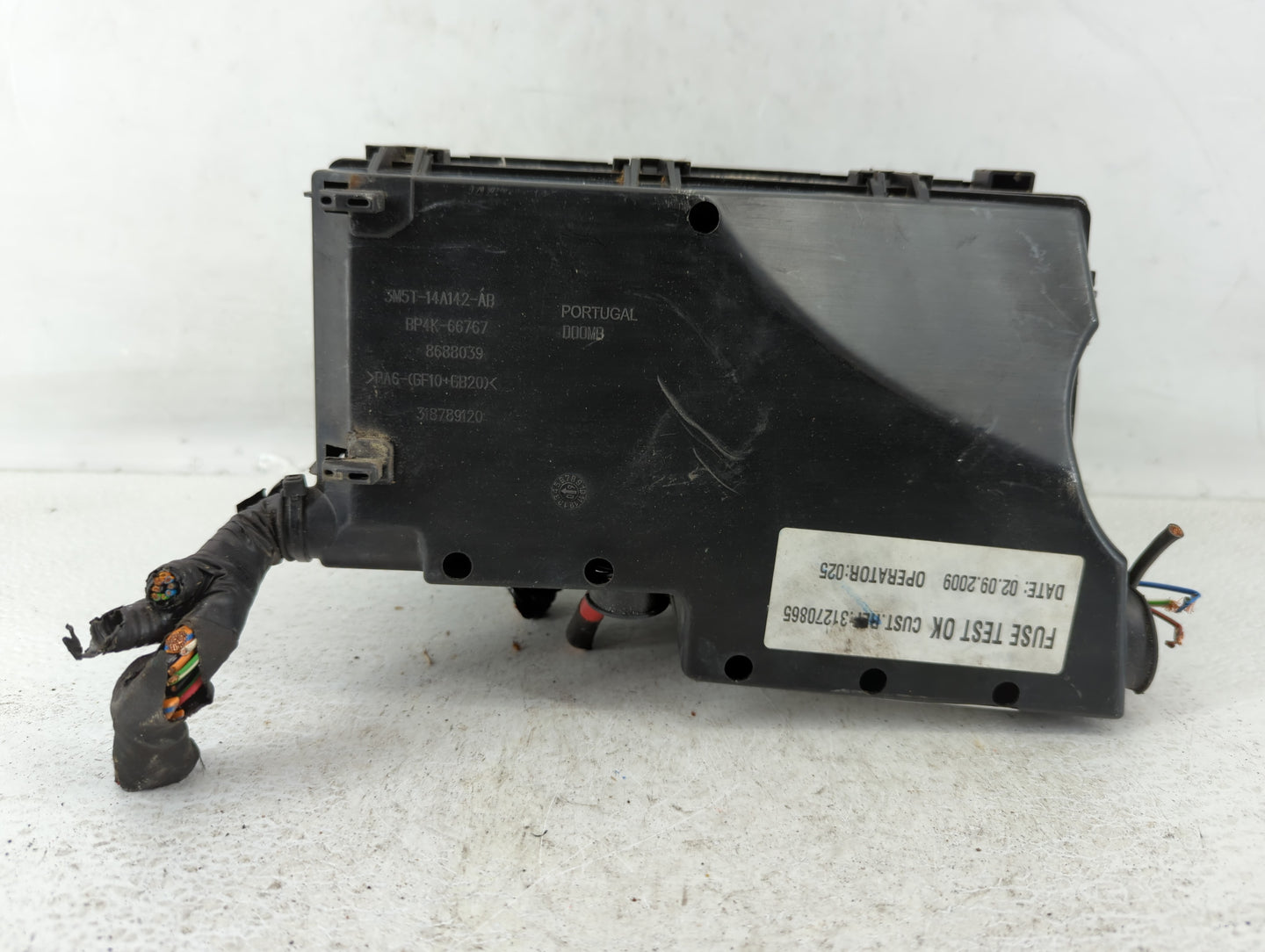 2005 Volvo V50 Fusebox Fuse Box Panel Relay Module P/N:518818000 8688040 Fits OEM Used Auto Parts - Oemusedautoparts1.com