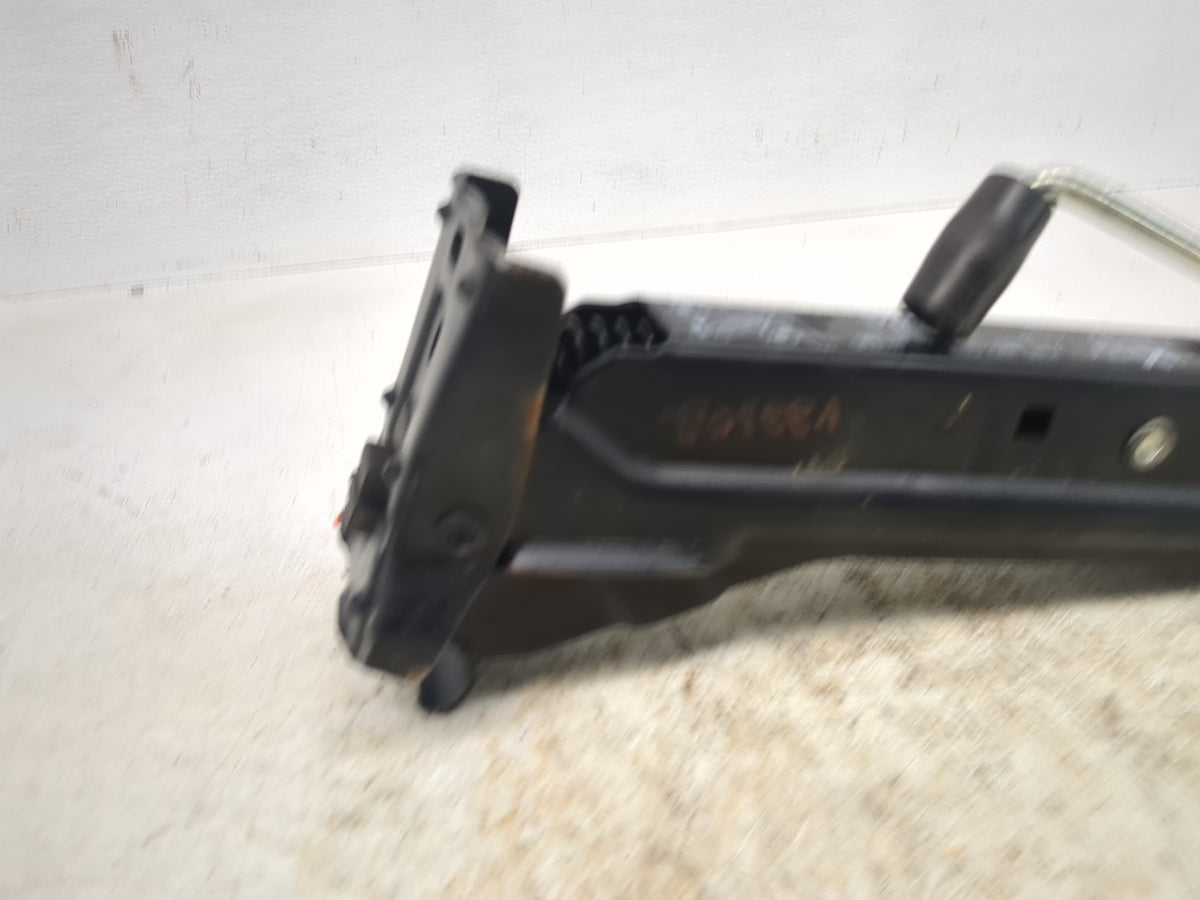 2005 Volvo V70 Spare Scissor Car Jack - Oemusedautoparts1.com