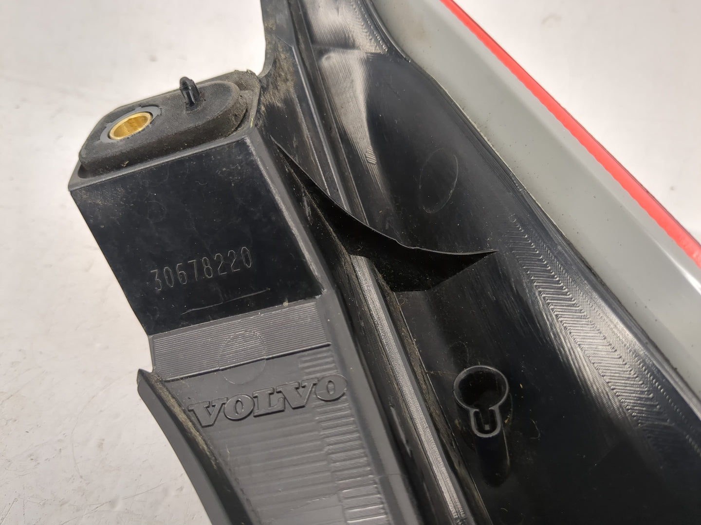 2003-2006 Volvo Xc90 Tail Light Assembly Driver Left OEM P/N:30678220 Fits Fits 2003 2004 2005 2006 OEM Used Auto Parts - Oe